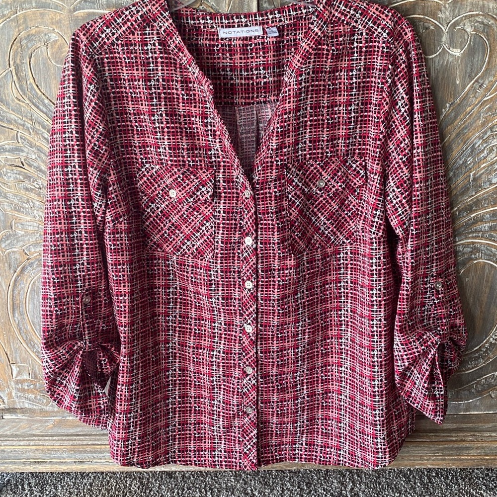 Pink patterned to0- button down